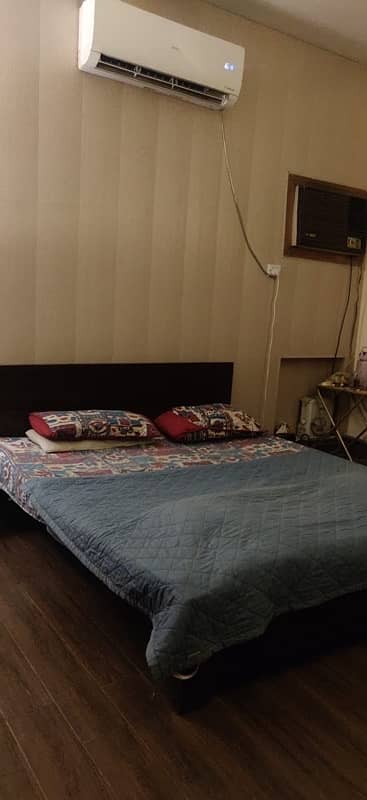 Bed with mattress for sale 3