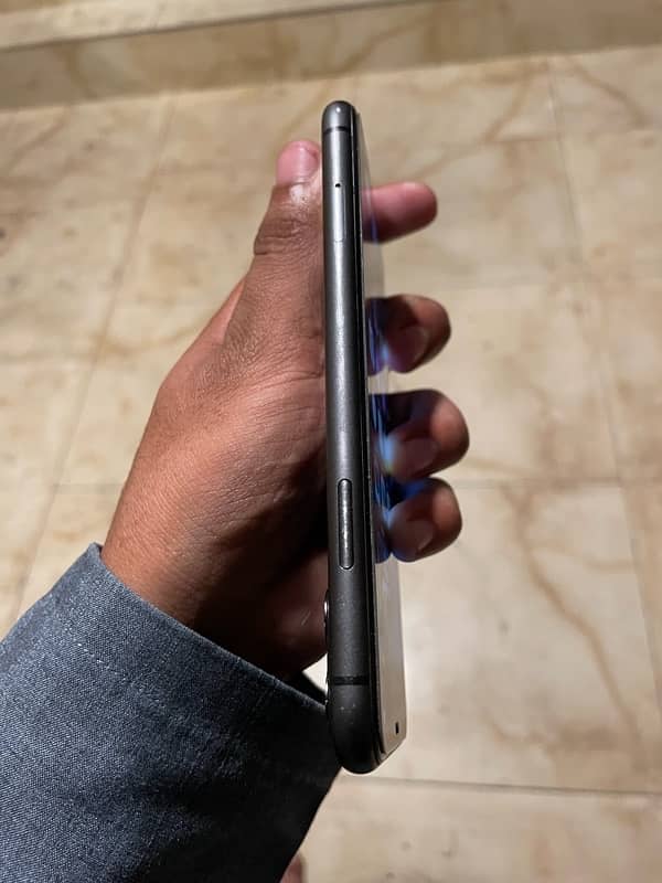 iPhone 11 jv 64gb 4