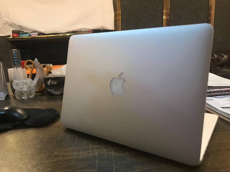 MacBook Pro 13" (2015) - 8GB RAM, 256GB SSD - Excellent Condition! 3