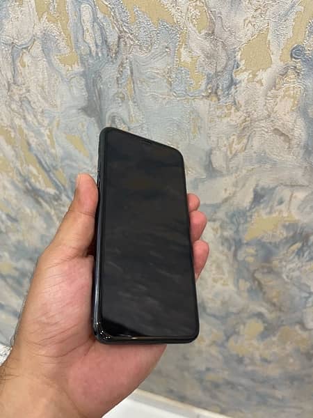 Iphone 11 pro max Pta Approved 1