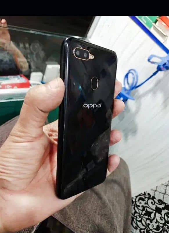 oppo A5s 3+32 with box sirf touch glass Thora sa crack h. baki all ok 1