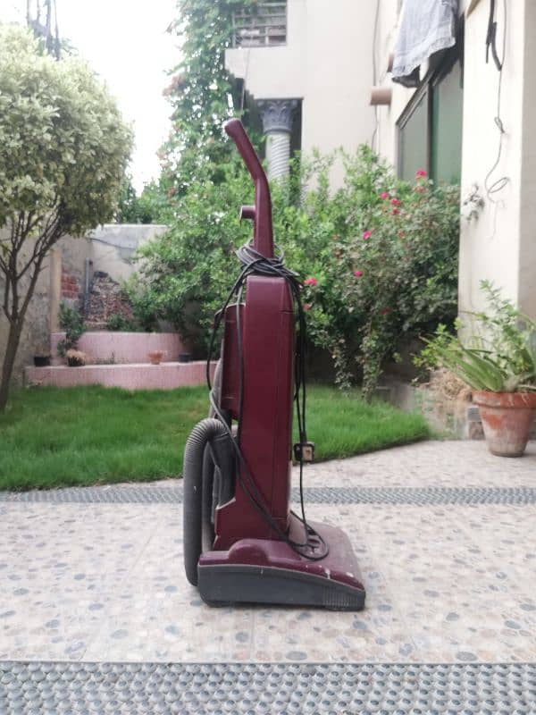 vacuum cleaner / hoover 4