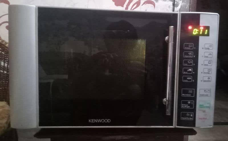 Kenwood microwave oven for sale best condition MW757 0