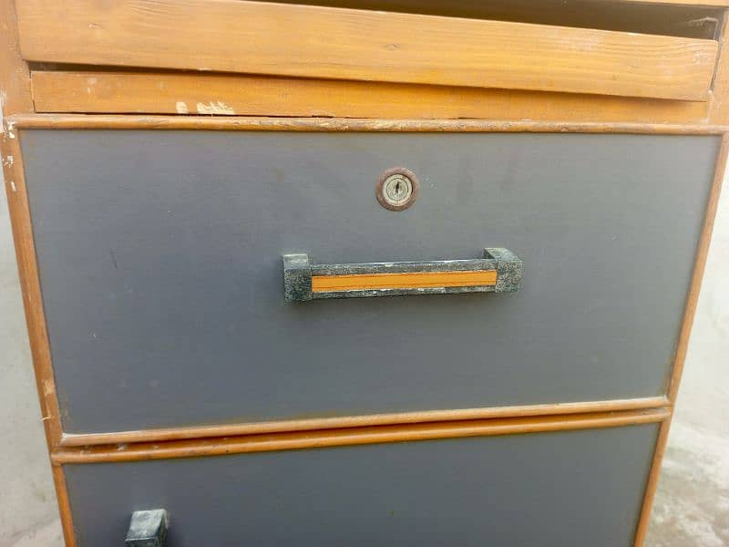 office Cabinet Drawer good condition metal body 5