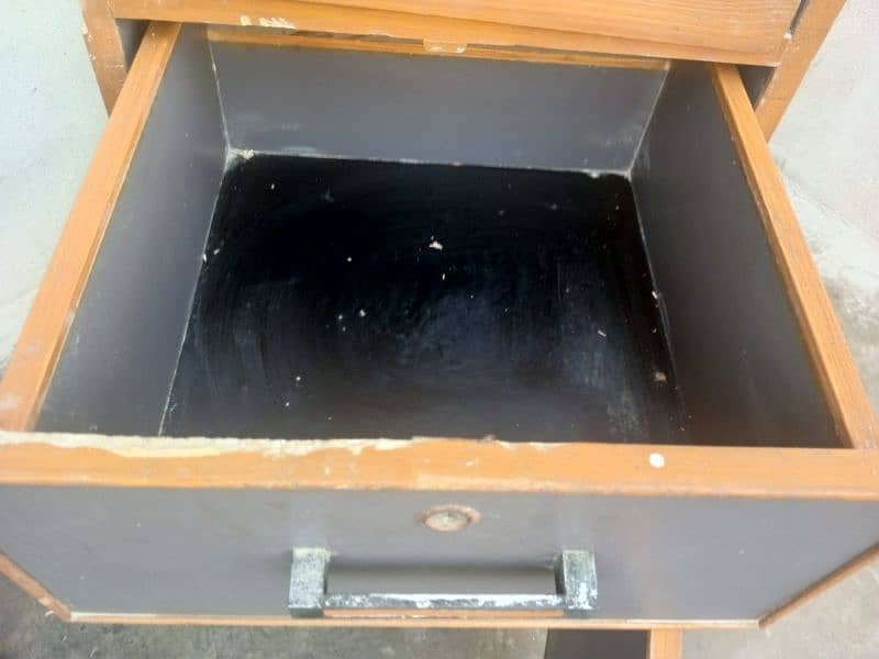 office Cabinet Drawer good condition metal body 13