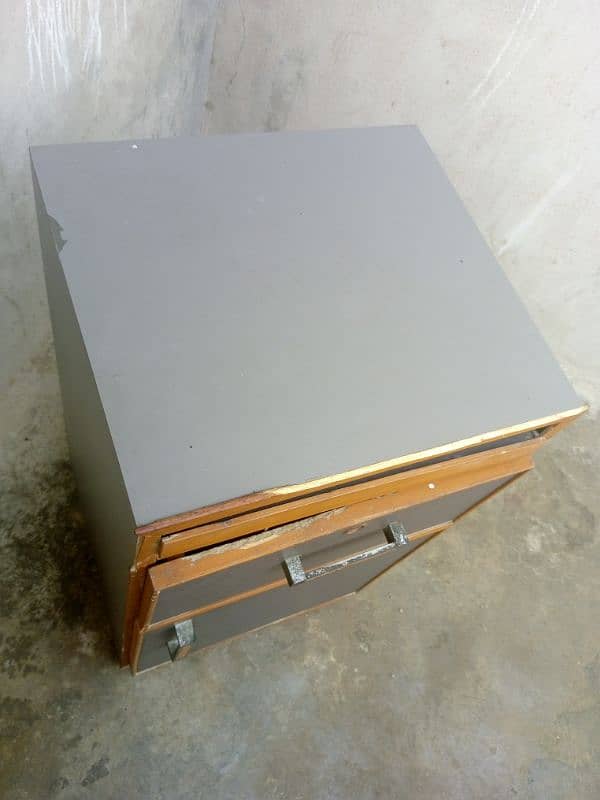 office Cabinet Drawer good condition metal body 17