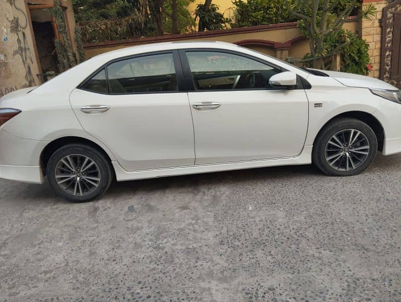 Toyota Corolla Altis x automatic 1.6 special edition 3