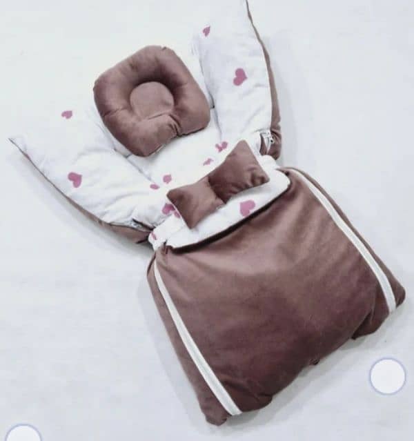 Velvet carry nest with pillow bow 2