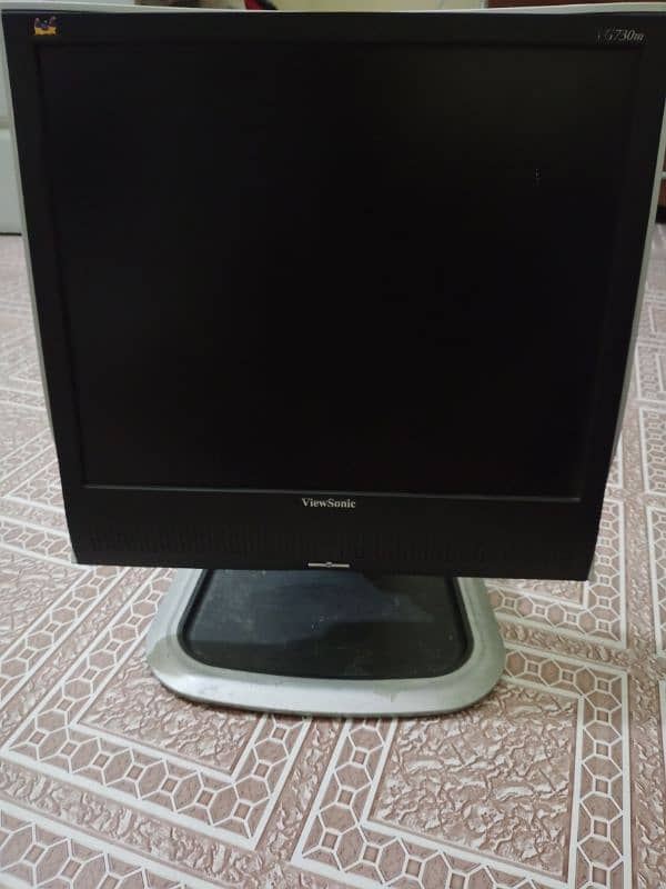 LCD 18 inch View sonic original for sale Lush condition no fault 1