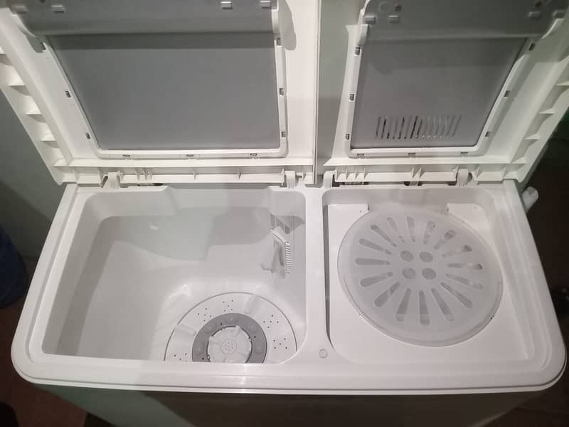 I am selling my manual washing machine. Only serious buyers contact p 5