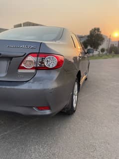 Toyota Corolla Altis 2013