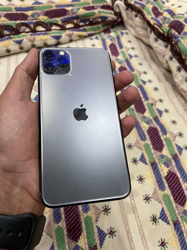 iPhone 11 pro max 256gb pta approved 1