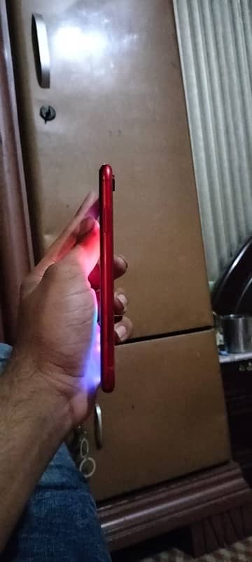 I phone xr water pak 64/gb/ battery 80 //10by 10 2