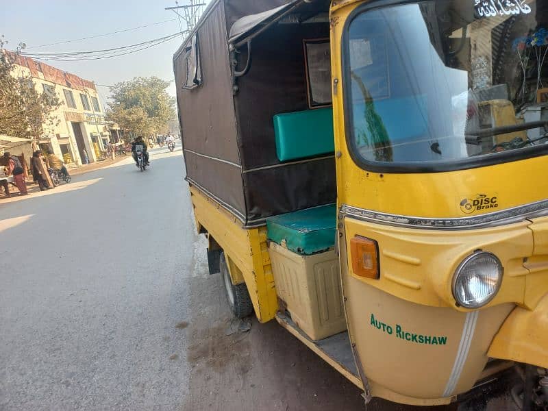 12 seater United  Riksha 2021 5