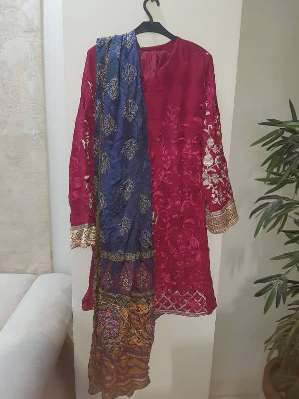 al karam stitched dress in pink color. 4