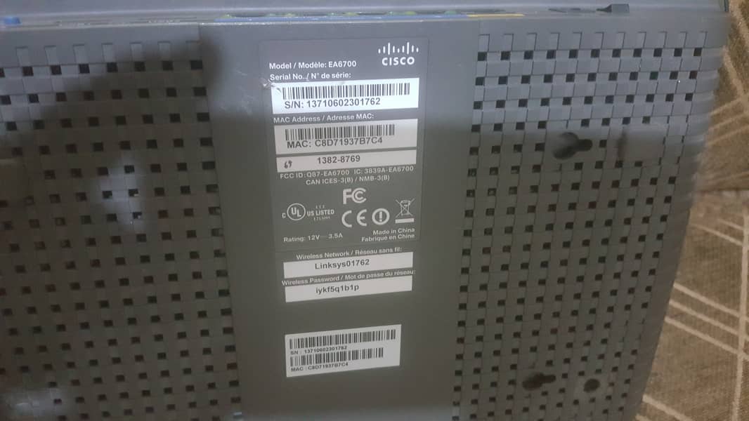 Linksys cisco  EA6700 Wireless AC1750 Dual-Band Gigabit Smart Router 1