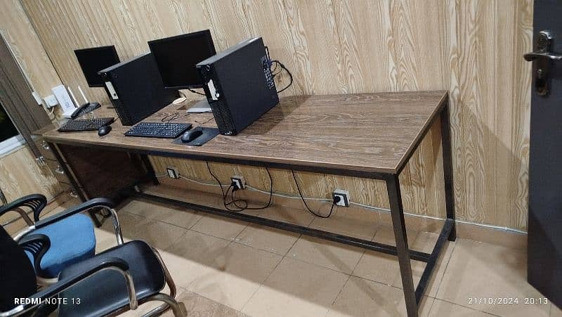 Workstations Tables 0