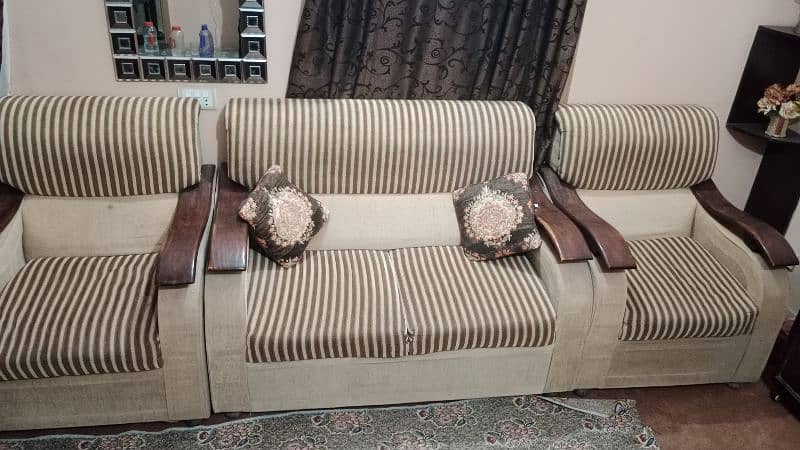 7 seater sofa for sale with covers and cushions. 0