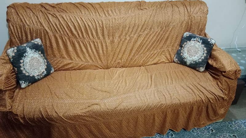 7 seater sofa for sale with covers and cushions. 8