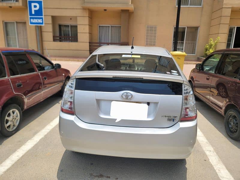 Toyota Prius 2011 3