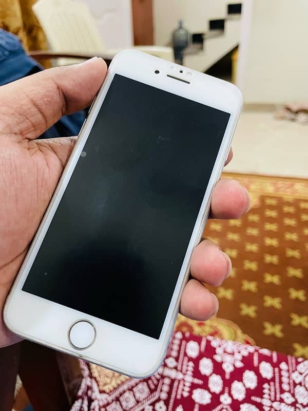 iPhone 7 128GB PTA Approved 4