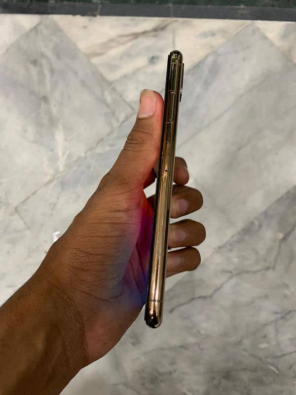 I Phone XS Max Official PTA Approved Dual Sim 64 GB  03209493949 5