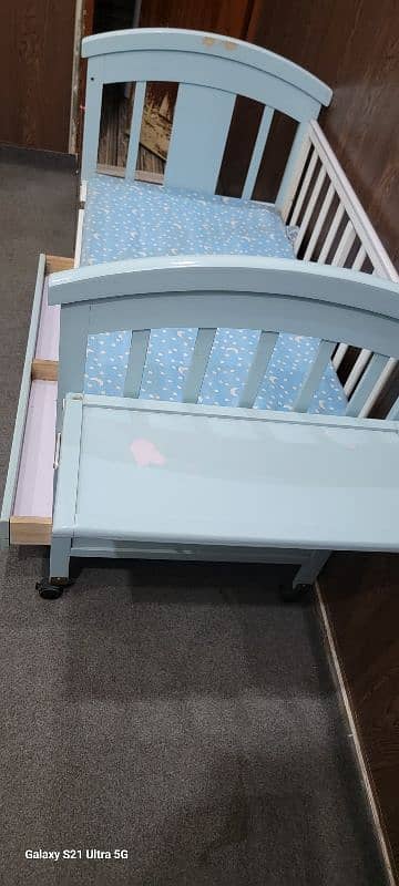 baby cot 1