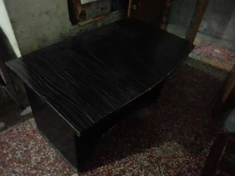 Table For sale in good condition 0