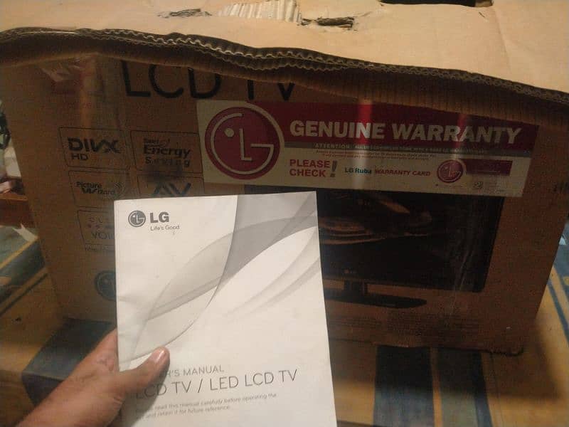 orignol Lg 30 inch led tv used like new box available 1