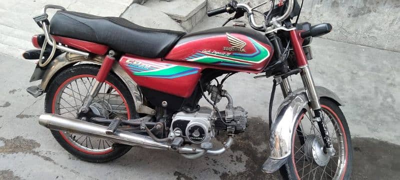 honda 70 16/17 very good condition 2