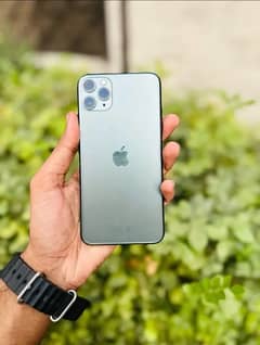 iphone 11 pro max 10/10 condition water/Airtight granted only whatsapp