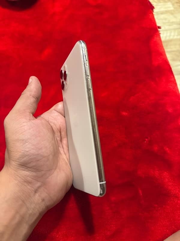 iphone 11pro Max 64Gb white 3