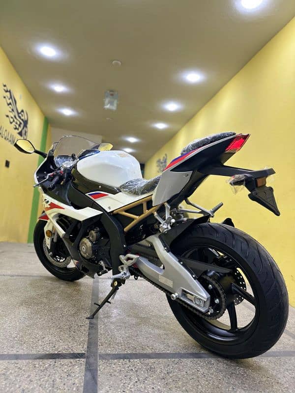 BMW S1000RR REPLIKA 400 CC INSTALLMENT PLAIN AVAILABLE 3