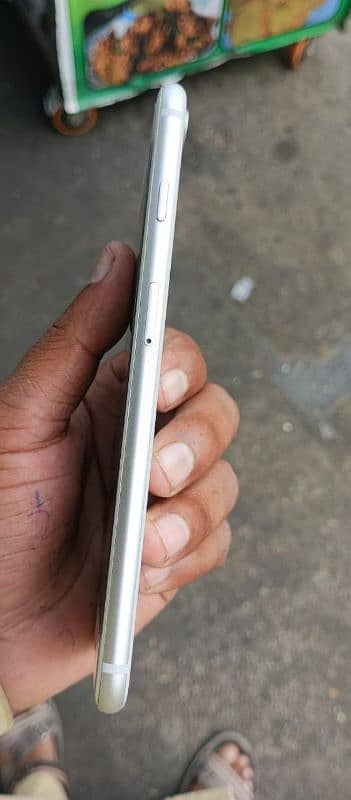 iphone 8 plus in good condition 1