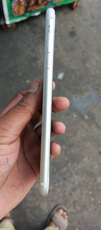 iphone 8 plus in good condition 2