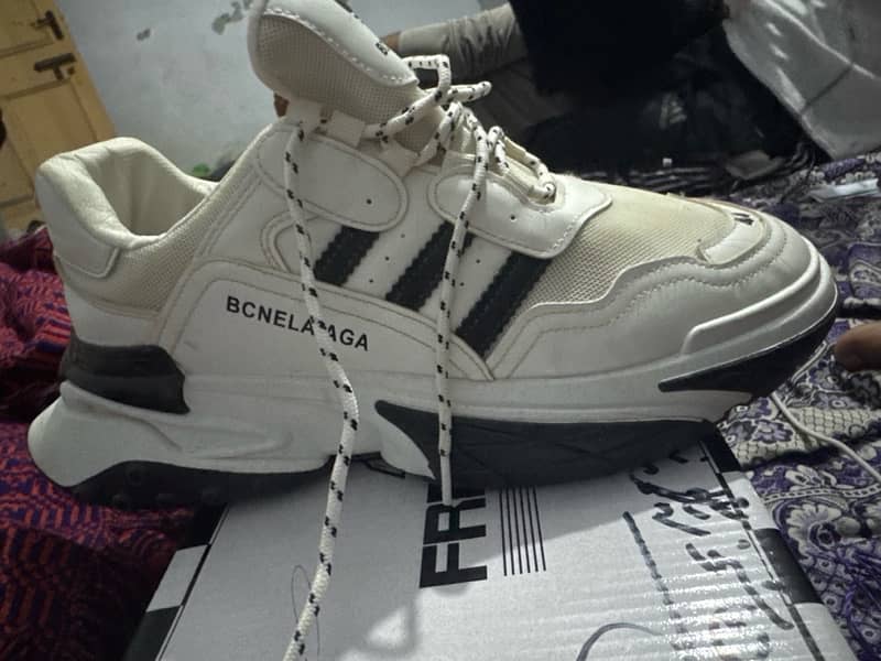 BCNELAIAGA white black sneakers 1