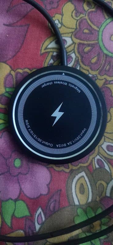 30 wt magnate wireless charger 1