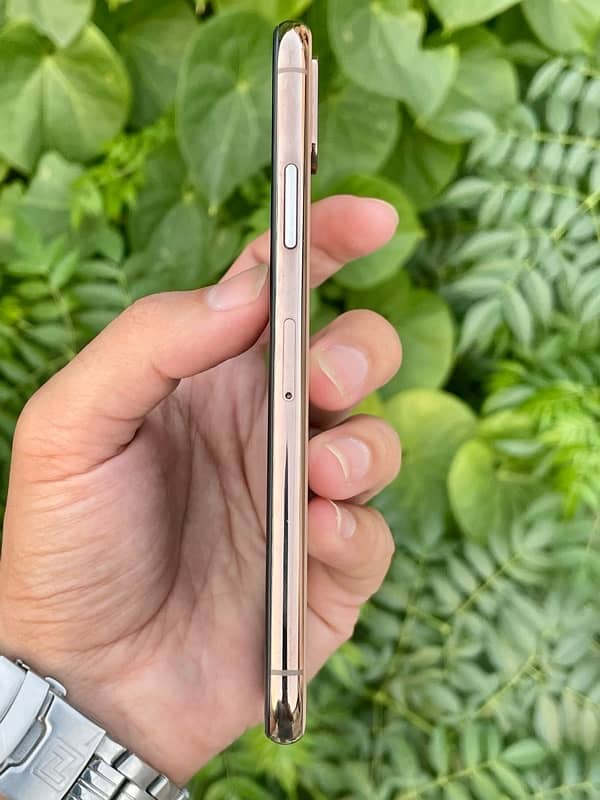 iPhone Xs 64gb dual pta approved 4