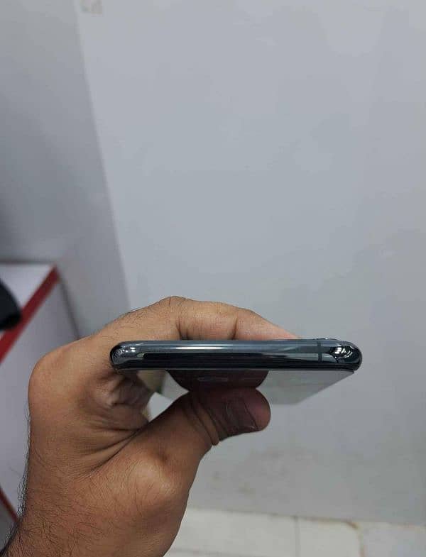 i phone 11 pro max jv mint condition 10/10 BH - 81 black color 64 gb 0