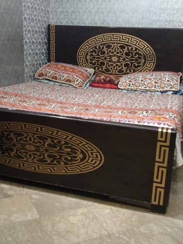 bed side table show cause dreesing table 3 door alamari 3