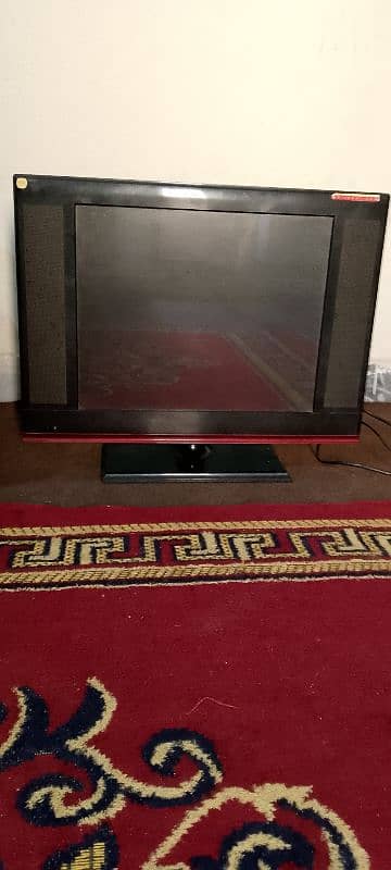 17 inch TV / monitor 9