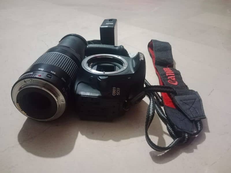 i want to sell my camera price will be negotiate. . 4