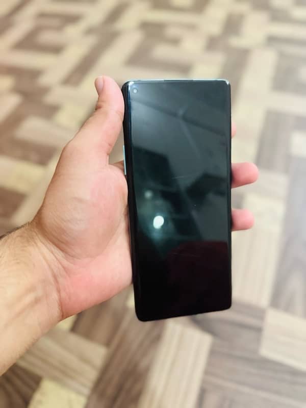 one plus 8 pro dot 7