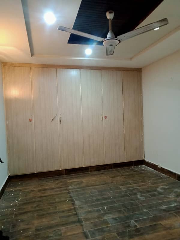 7 marla seperate gate upper portion for rent in psic society near lums dha lhr 0