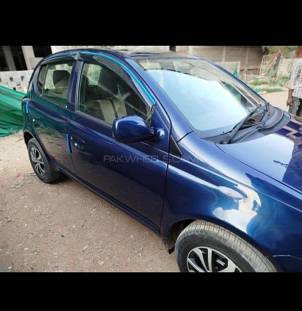 Toyota Vitz 2004 3