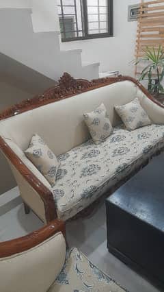 5 seater chinyoti  sofa set.