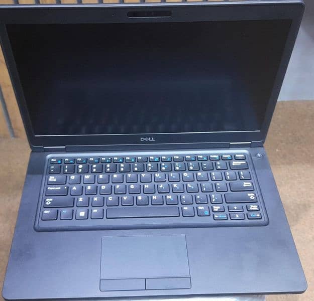 Dell Latitude E5490 0