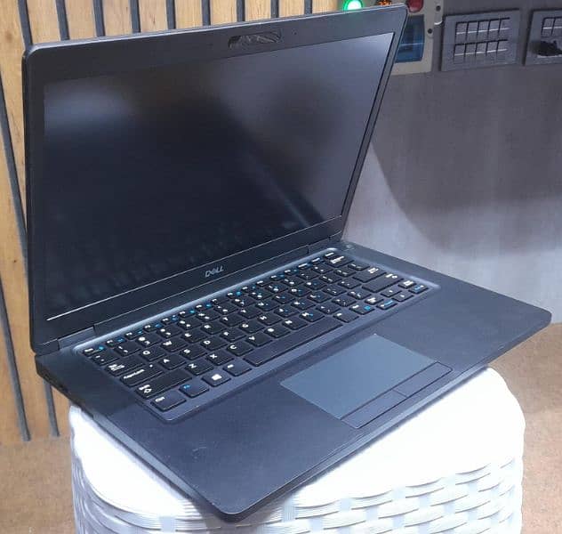 Dell Latitude E5490 1