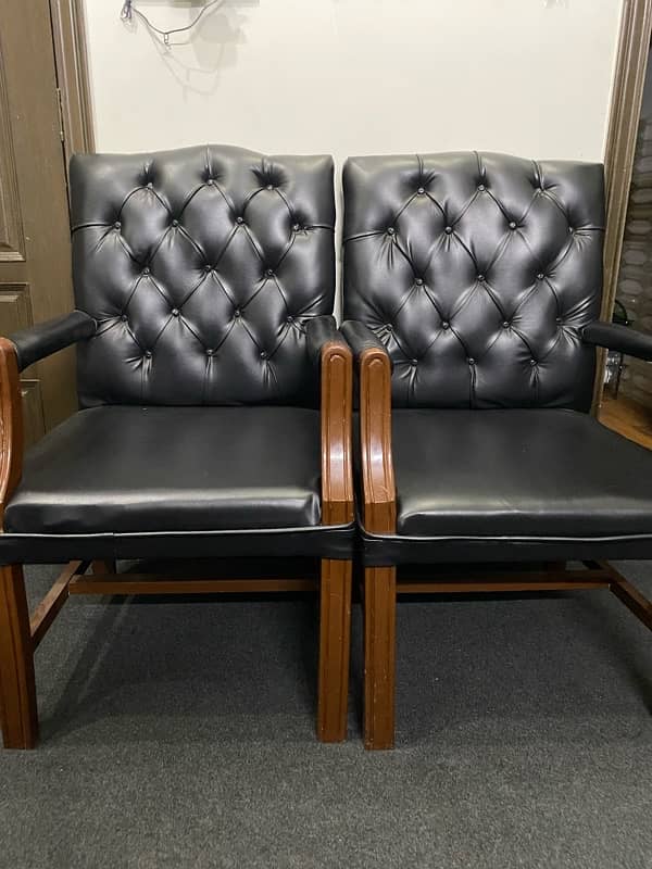 Office guest chairs in new condition 3