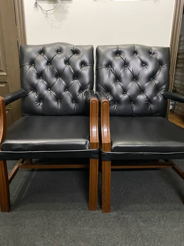 Office guest chairs in new condition 4